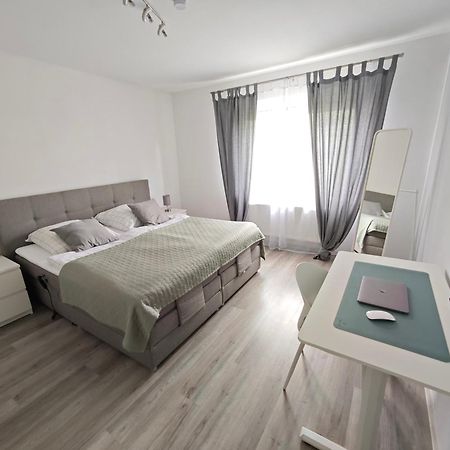 Fh-Naehe: Modernes Apt Mit Balkon Hof  Buitenkant foto