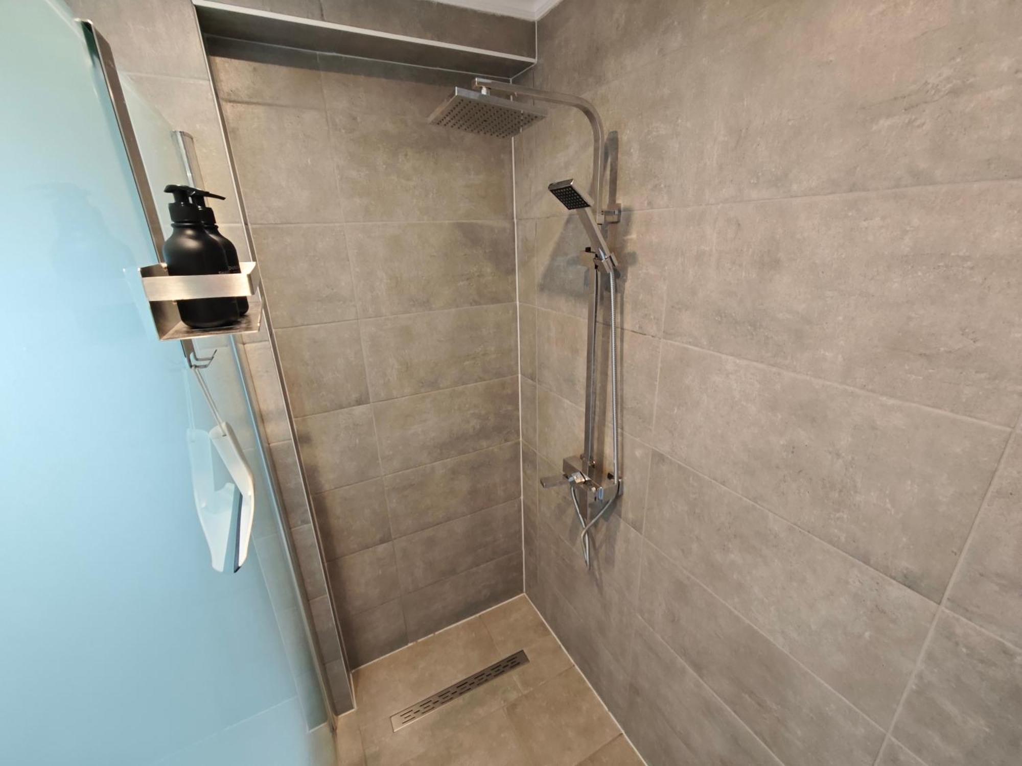 Fh-Naehe: Modernes Apt Mit Balkon Hof  Buitenkant foto
