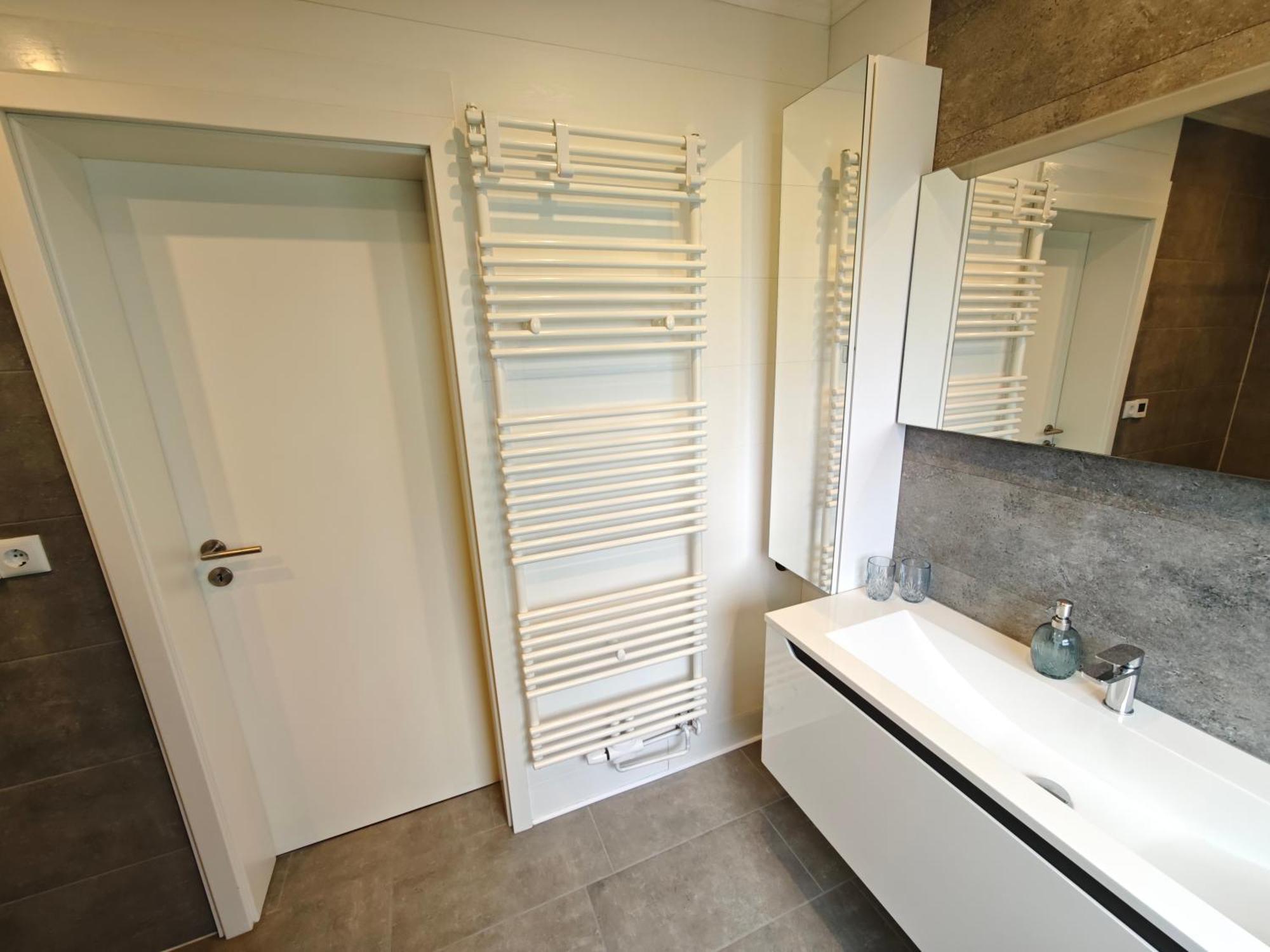 Fh-Naehe: Modernes Apt Mit Balkon Hof  Buitenkant foto