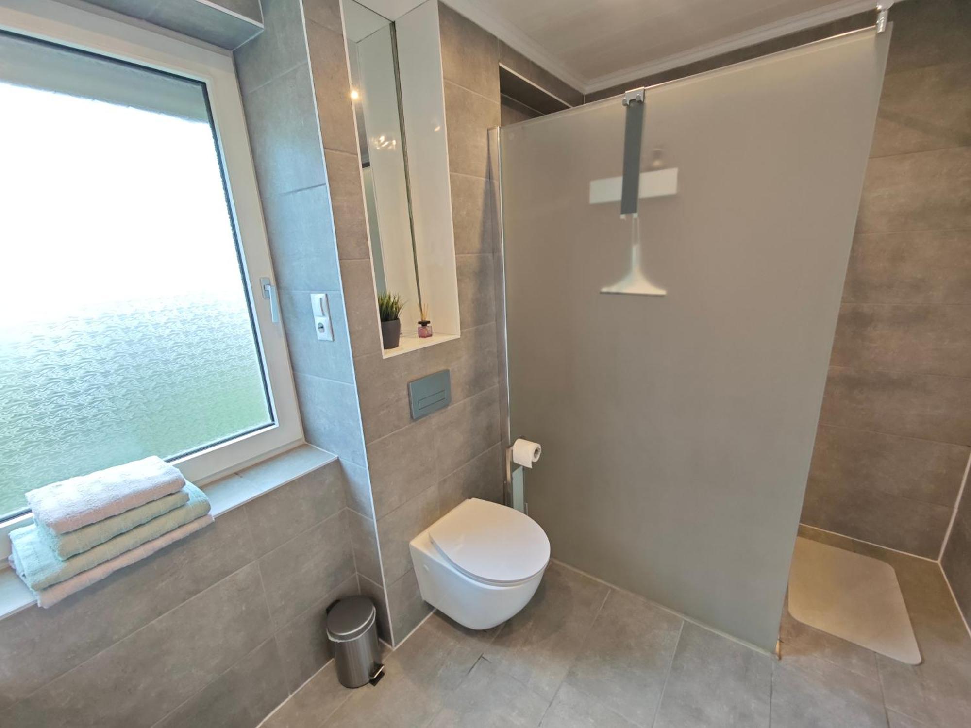 Fh-Naehe: Modernes Apt Mit Balkon Hof  Buitenkant foto
